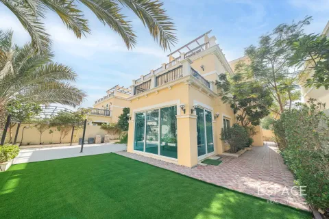 Jumeirah Park, Dubai, संयुक्त अरब अमीरात में विला, 4 बेडरूम, 455 वर्ग मीटर, संख्या 661172 - फ़ोटो 1