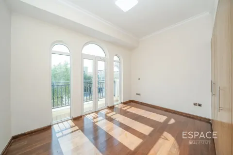 Jumeirah Park, Dubai, संयुक्त अरब अमीरात में विला, 4 बेडरूम, 455 वर्ग मीटर, संख्या 661172 - फ़ोटो 7