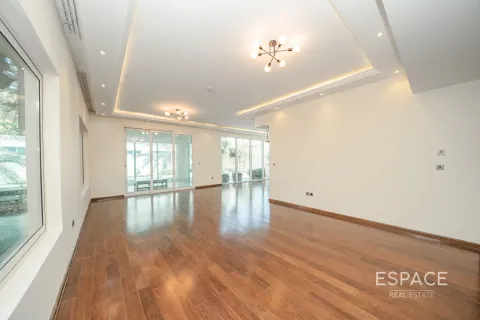 Jumeirah Park, Dubai, संयुक्त अरब अमीरात में विला, 4 बेडरूम, 455 वर्ग मीटर, संख्या 661172 - फ़ोटो 3