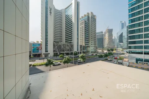 Business Bay, Dubai, UAE의 임대용 사무실 5939제곱미터 번호 661173 - 사진 11