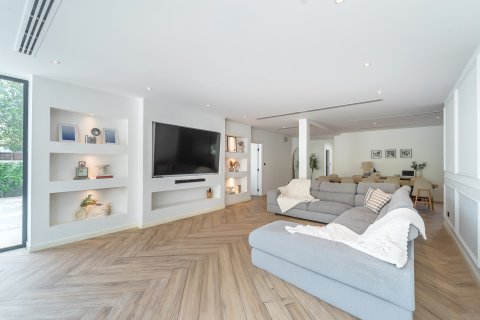 Vilă în Dubai, EAU 5 dormitoare, 396 mp.  №701778