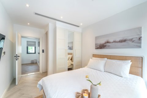 Vilă de vânzare în Dubai, EAU 5 dormitoare, 396 mp.  №701778 - poză 12