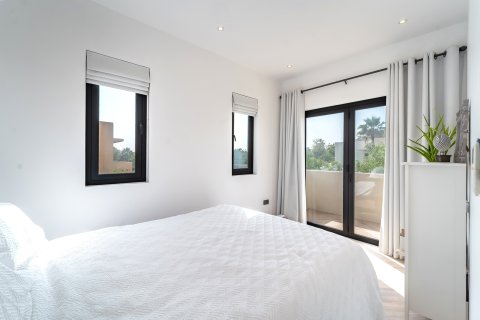 Vilă de vânzare în Dubai, EAU 5 dormitoare, 396 mp.  №701778 - poză 16