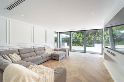 Vilă de vânzare în Dubai, EAU 5 dormitoare, 396 mp.  №701778 - poză 6