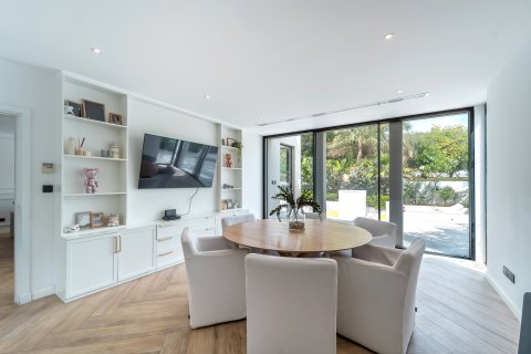 Vilă de vânzare în Dubai, EAU 5 dormitoare, 396 mp.  №701778 - poză 4