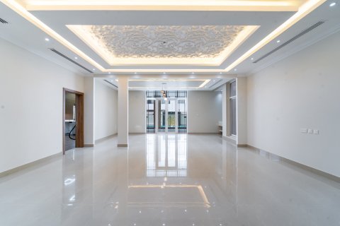 Řadový dům v Dubai, SAE 6 ložnice, 930 m² Č.: 701777