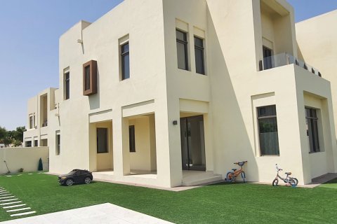 Radhus till försäljning i Reem, Dubai, UAE 4 sovrum, 496 kvm Nr. 648916 - fotografi 1