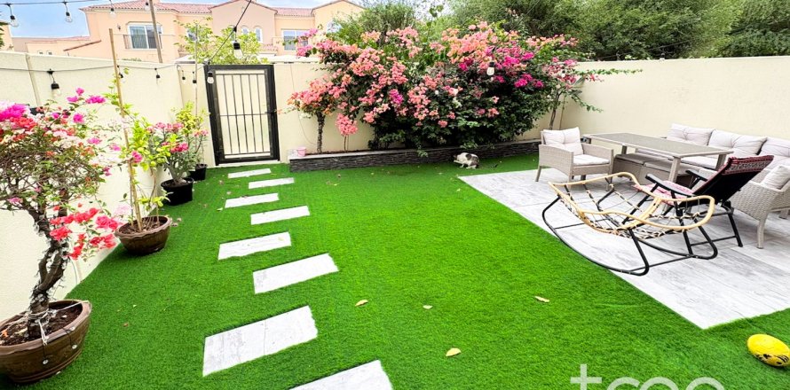 Ridamaja asukohaga Dubai, AÜE: 2 magamistoaga, 166.11 m² Nr 733342