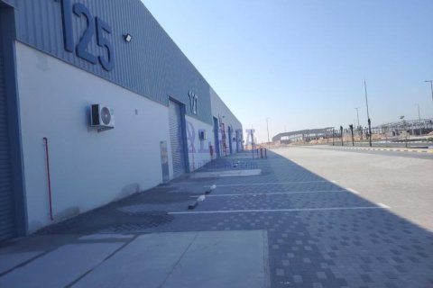 Warehouse in Ras Al Khaimah, UAE 999.9 sq.m. № 679633 - photo 14