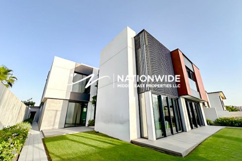 Vilă de vânzare în Abu Dhabi, EAU 6 dormitoare, 626 mp.  №634492 - poză 1