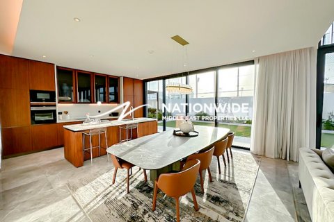 Vilă de vânzare în Abu Dhabi, EAU 6 dormitoare, 626 mp.  №634492 - poză 3
