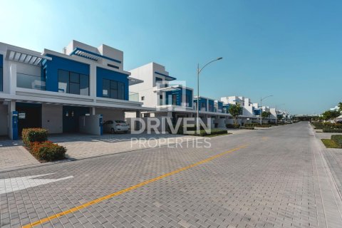 Townhouse de închiriat în Damac Lagoons, Dubai, EAU 3 dormitoare, 144 mp.  №756908 - poză 15