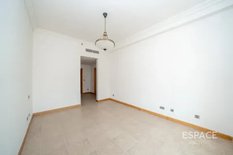 דירה להשכרה ב Palm Jumeirah, Dubai, איחוד האמירויות 1 חדר שינה, 106 מ"ר, מספר 738295 - תמונה 1