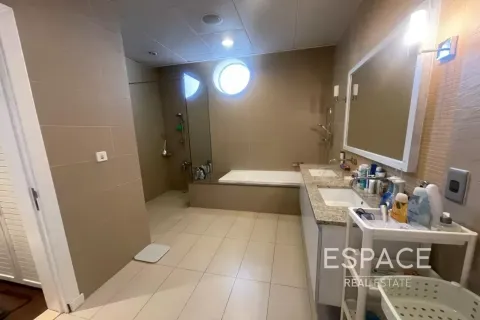 Appartement te huur in Palm Jumeirah, Dubai, VAE 3 slaapkamers, 222 vr.m., nr 738300 - foto 12