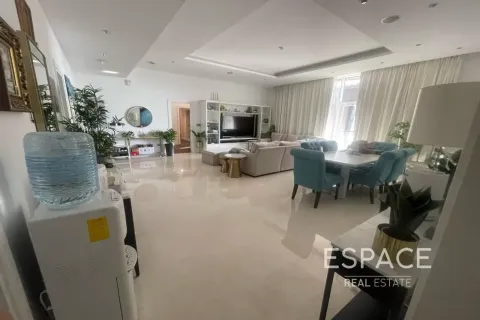 Appartement te huur in Palm Jumeirah, Dubai, VAE 3 slaapkamers, 222 vr.m., nr 738300 - foto 3