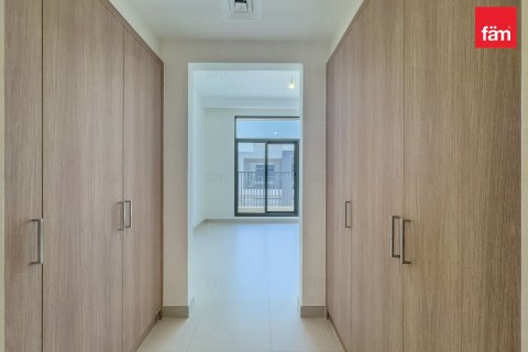 Villa te huur in Dubai, VAE 5 slaapkamers, 373.1 vr.m., nr 652457 - foto 26