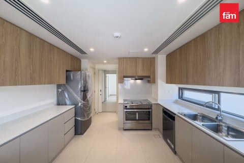 Villa te huur in Dubai, VAE 5 slaapkamers, 373.1 vr.m., nr 652457 - foto 8
