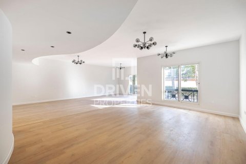 Huvila Al Barsha, Dubai, Arabiemiraatit 4 makuuhuonetta, 339 m2 № 654935 - kuva 2