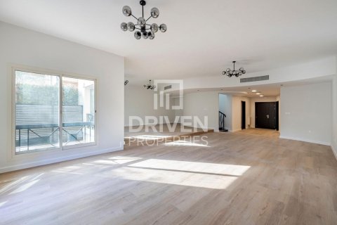 Huvila Al Barsha, Dubai, Arabiemiraatit 4 makuuhuonetta, 339 m2 № 654935 - kuva 1