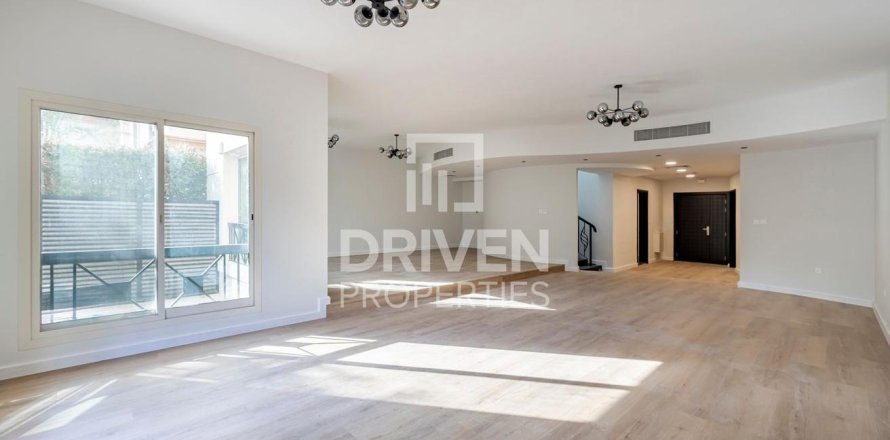 Huvila Al Barsha, Dubai, Arabiemiraatit 4 makuuhuonetta, 339 m2 № 654935