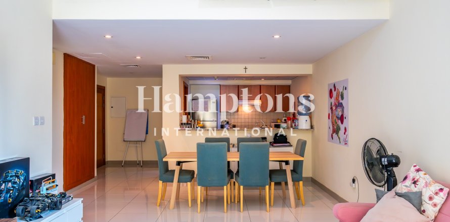 Apartment in Greens, Dubai, UAE 2 bedrooms, 107.43 sq.m. № 650852