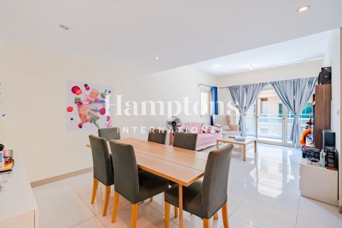 Apartment in Greens, Dubai, UAE 2 bedrooms, 107.43024211 sq.m. № 650852 - photo 10