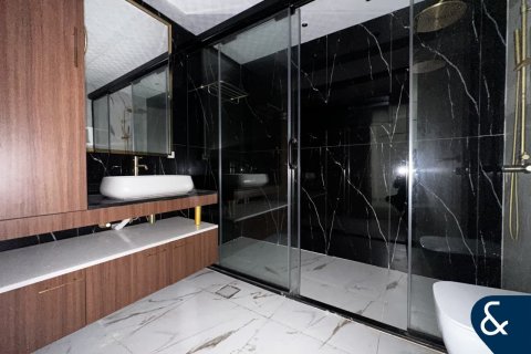 Apartament de vânzare în Jumeirah Lake Towers, Dubai, EAU 3 dormitoare, 260 mp.  №671108 - poză 17