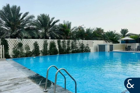 Apartamento en venta en Business Bay, Dubai, EAU 2 dormitorios, 136 m2 № 671105 - foto 16