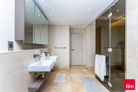 Apartmen di Palm Jumeirah, Dubai, UAE 1 bilik tidur, 94.1 meter persegi № 638182 - foto 13