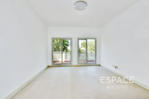ویلا برای اجاره در Meadows، Dubai، امارات متحده عربی 5 خوابه ، 353 متر مربع ، شماره 738453 - تصویر 4