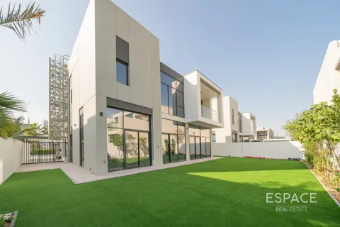 Villa til leje i Al Furjan, Dubai, UAE 5 soveværelser, 414 kvm № 738455 - foto 1