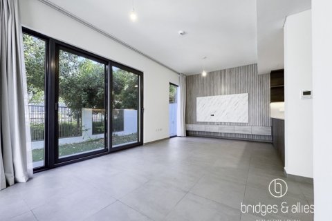 Зняти в оренду віллу в Дубай, ОАЕ 4 спальні, 203.2м2, № 669092 - фото 4