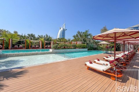 Jumeirah, Dubai, UAE의 판매용 아파트 침실 2개, 187제곱미터 번호 680812 - 사진 11