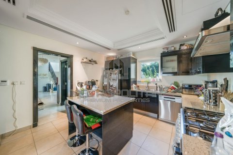 Villa til leie i Al Furjan, Dubai, Emiratene 4 soverom, 600 kvm Nr. 664140 - Foto 3