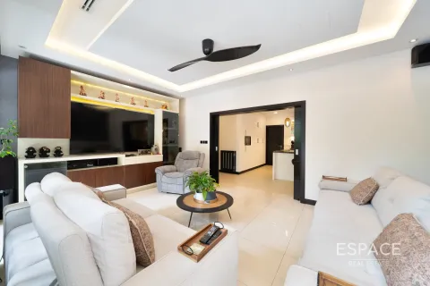 Villa in Arabian Ranches, Dubai, UAE 5 bedrooms, 557 sq.m. № 661128 - photo 5