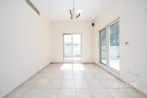 Vila di Dubai Sports City, Dubai, UAE 4 bilik tidur, 350 meter persegi № 661134 - foto 15