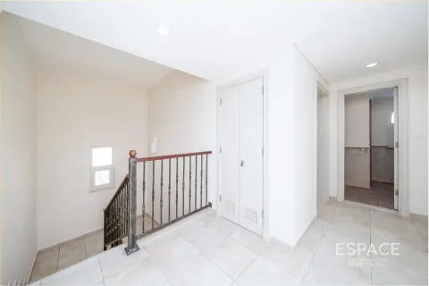 Vila di Dubai Sports City, Dubai, UAE 4 bilik tidur, 350 meter persegi № 661134 - foto 8