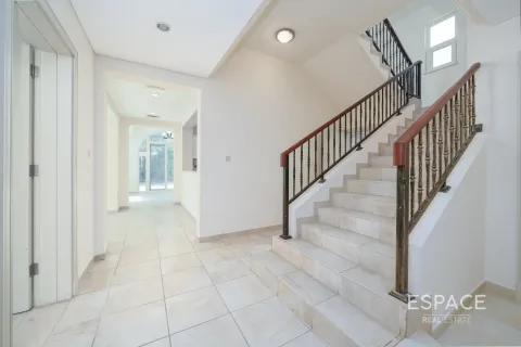 Vila di Dubai Sports City, Dubai, UAE 4 bilik tidur, 350 meter persegi № 661134 - foto 7