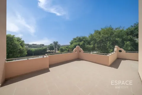 Vila di Dubai Sports City, Dubai, UAE 4 bilik tidur, 350 meter persegi № 661134 - foto 17