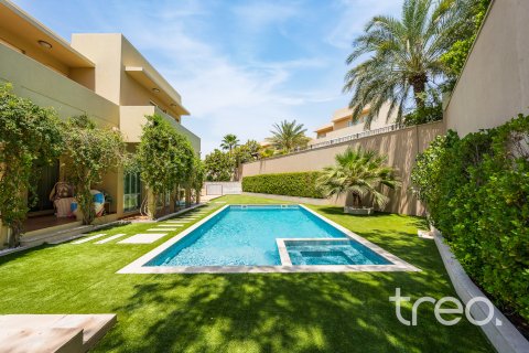 Vila u Arabian Ranches, Dubai, UAE 298.78 m2, 3 spavaćih soba Br. 758776