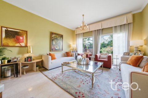 Vila u Meadows, Dubai, UAE 343.74 m2, 4 spavaćih soba Br. 758775