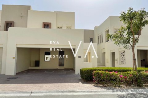 فيلا للبيع في دبي، الإمارات العربية المتحدة 3 غرفة نوم ، 245.2 متر مربع ، رقم 637786 - صورة 1