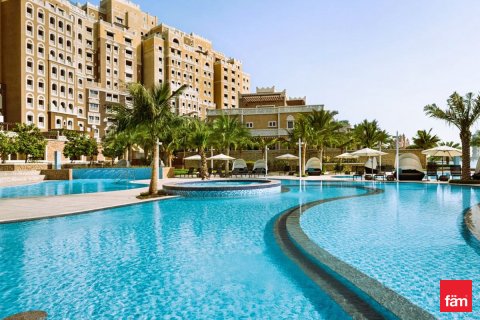 Hotel Apartment in Palm Jumeirah, Dubai, UAE 1 bedroom, 116.1 sq.m. № 647752 - photo 1