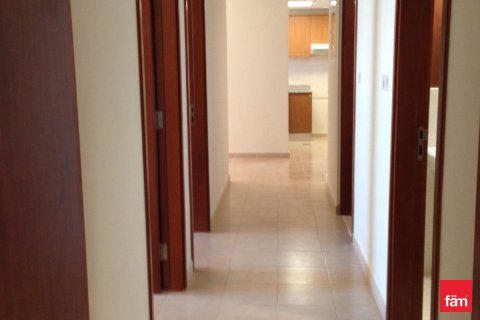 Пәтер Дубай, БАӘ-да 3 жатын бөлмелер, 131.1 м² № 647750 - фото 8