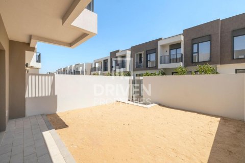 Villa til salg i Dubai South (Dubai World Central), Dubai, UAE 3 soveværelser, 144.28 kvm № 755588 - foto 15