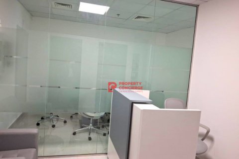 Зняти в оренду офіс в Джумейра Лейк Тауэрс, Дубай, ОАЕ 72м2, № 486300 - фото 17