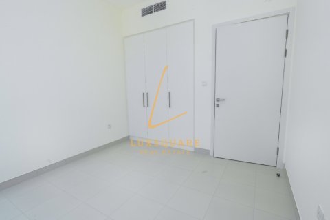 Villa in Dubai South (Dubai World Central), Dubai, UAE 3 bedrooms, 141 sq.m. № 669578 - photo 8