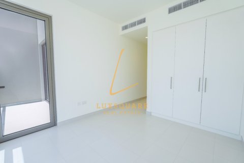 Villa in Dubai South (Dubai World Central), Dubai, UAE 3 bedrooms, 141 sq.m. № 669578 - photo 10