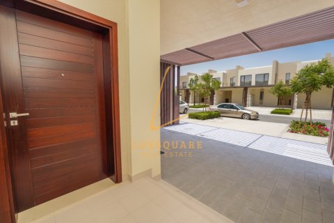 Villa in Dubai South (Dubai World Central), Dubai, UAE 3 bedrooms, 141 sq.m. № 669578 - photo 23
