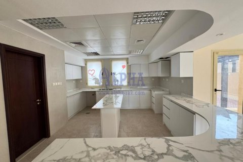 Villa til leie i Al Hamra Village, Ras Al Khaimah, Emiratene 5 soverom, 464.5 kvm Nr. 669575 - Foto 8